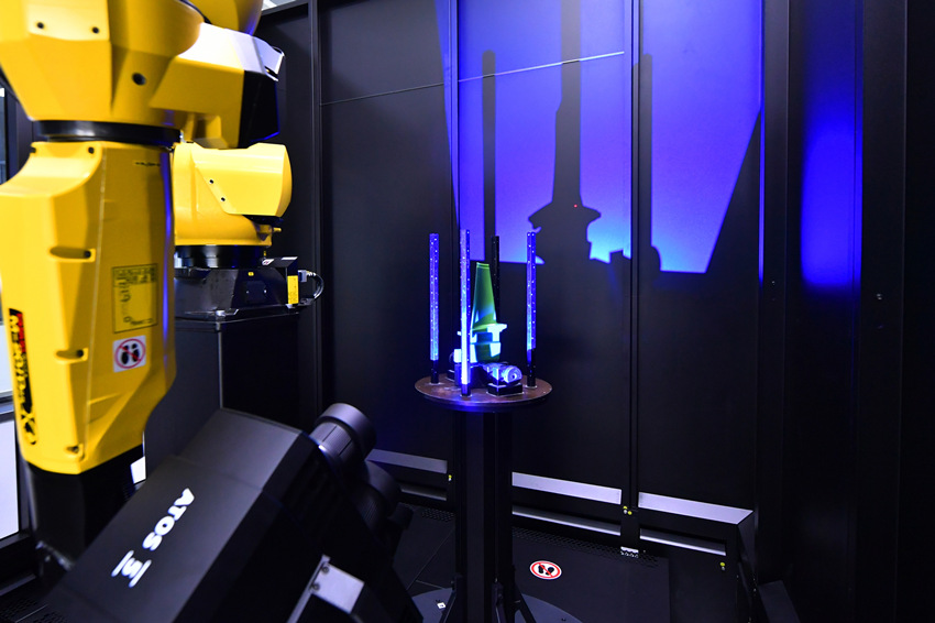 國內(nèi)首個燃機智慧制造基地高溫透平葉片精鑄數(shù)字化產(chǎn)線。劉崗供圖